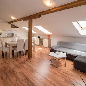  Apartment Marinko