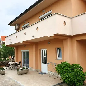  Apartment Elvira